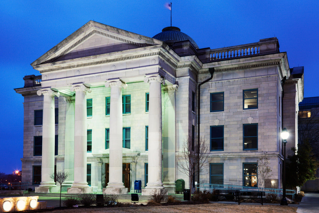 Noah Jigsaw Puzzle Old Boone County Courthouse in Columbia Missouri 2000 pieces