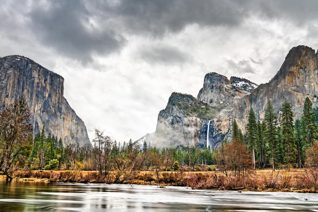 The Merced river in Yosemite Valley, California 2000pc Puzzle