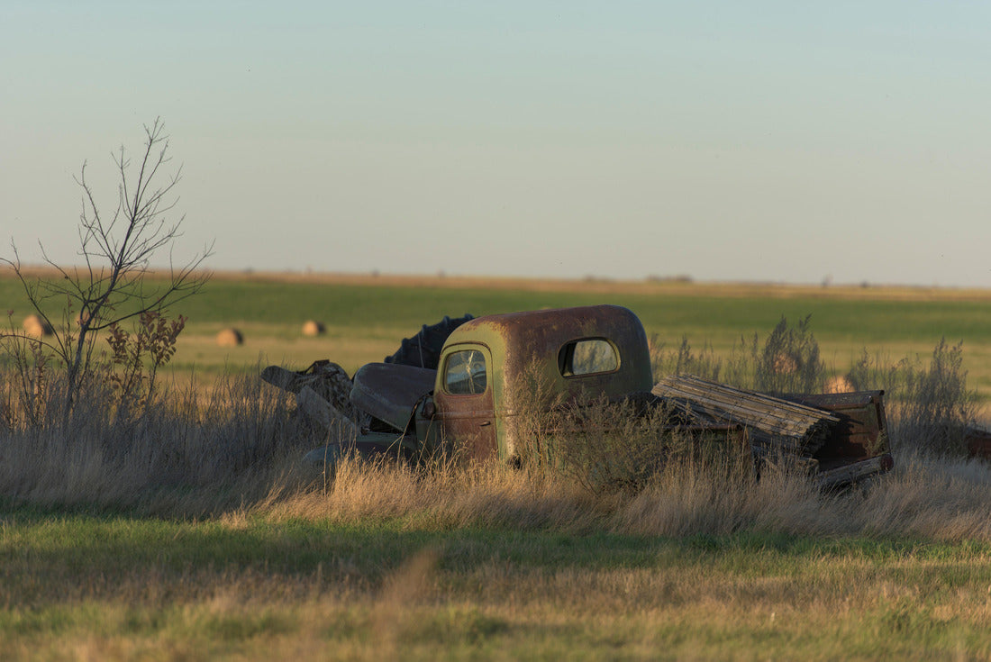 An old rusty truck on the North Dakota Prairie 2000pc Puzzle