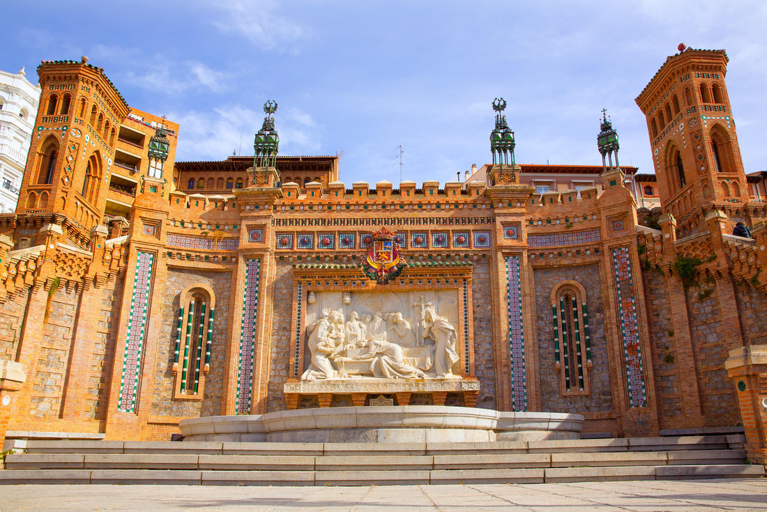 Aragon Teruel Amantes fountain in La Escalinata and Mudejar towers in Spain 2000pc Puzzle