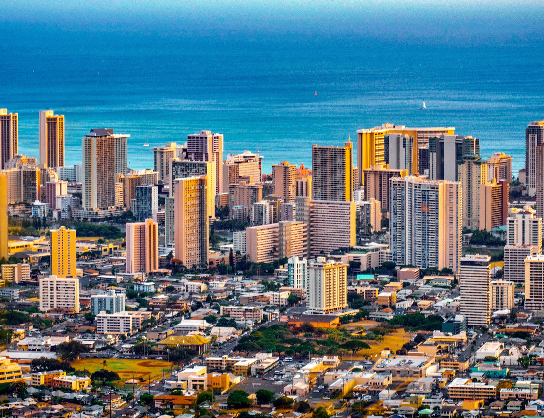 Noah Jigsaw Puzzle Cityscape of Honolulu city and Waikiki beach with blue ocean and bright reflection from sunset sky to buildings of Ualaka'a view of Tantalus mountain in Honolulu, Oahu, Hawaii USA 1000 Pieces