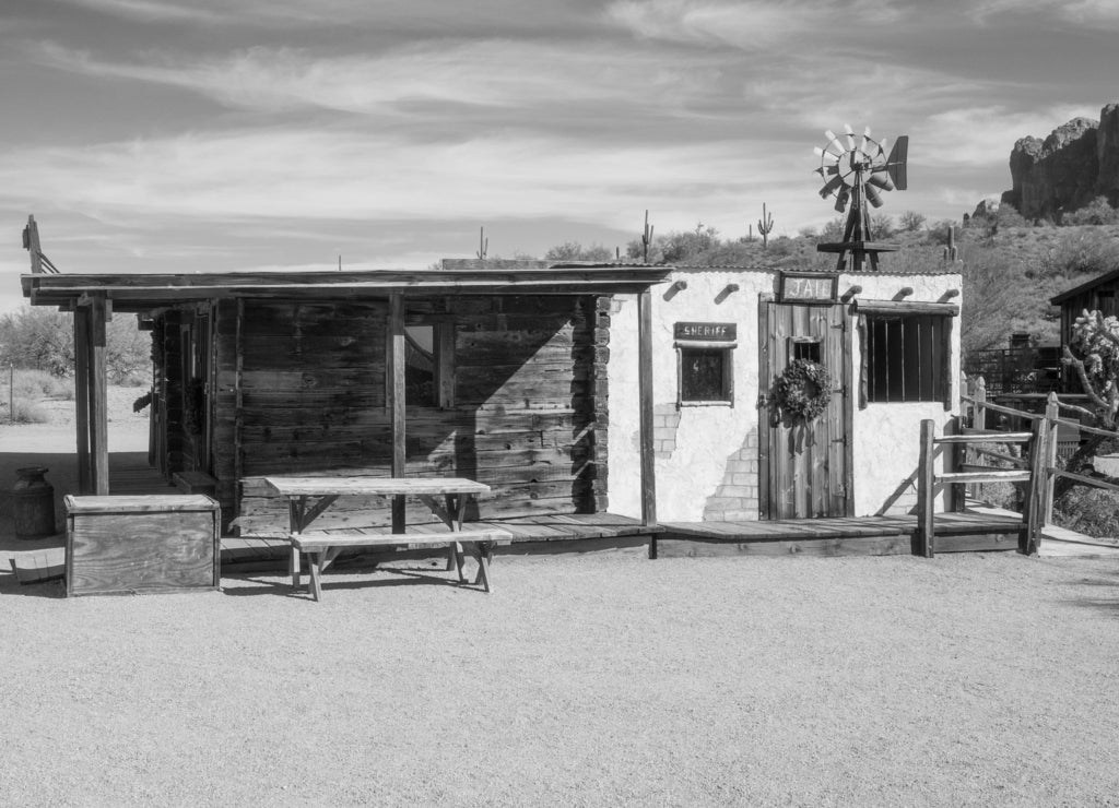 Apache Junction, Arizona in black white
