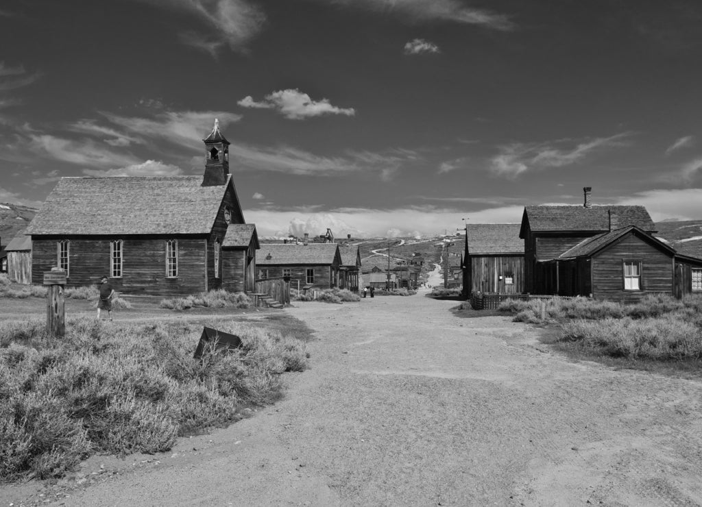 The boardwalk in Rehoboth Beach, Delaware in black white