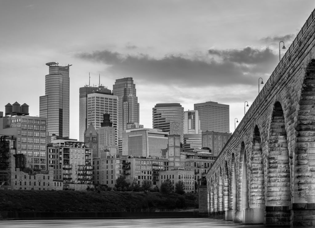 Minnesota, Minneapolis stone arch bride in black white