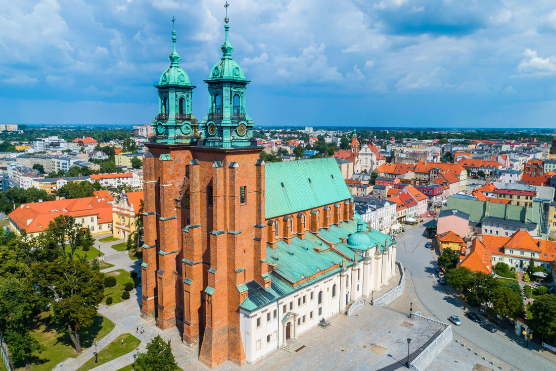 Acient Kathedrale in Gniezno City, with old town and streets, Poland 2000pc Puzzle