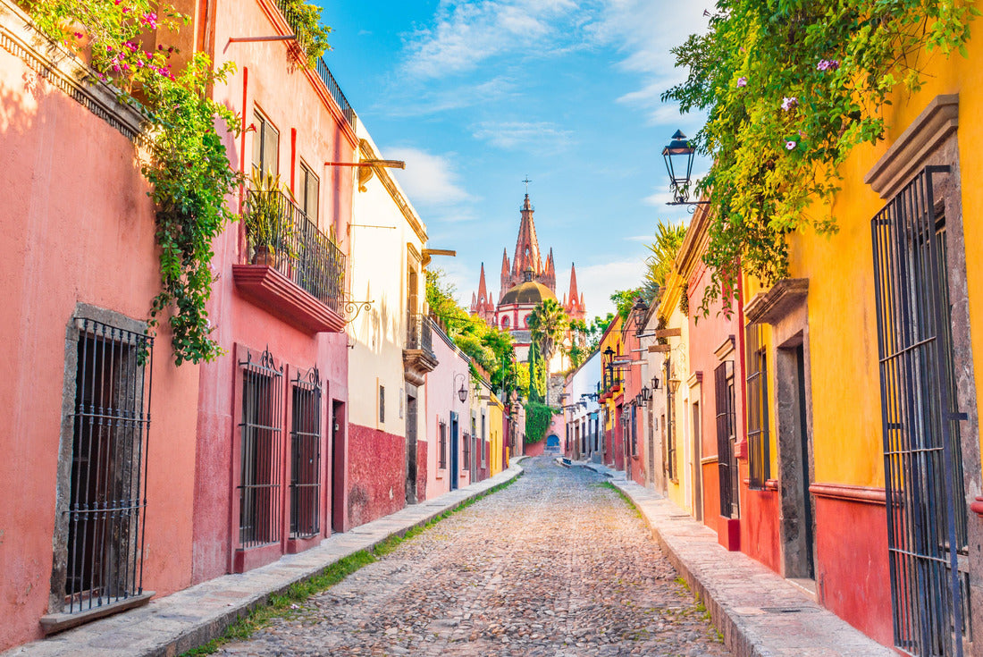 Beautiful streets and colorful facades of San Miguel de Allende in Guanajuato, Mexico 2000pc Puzzle
