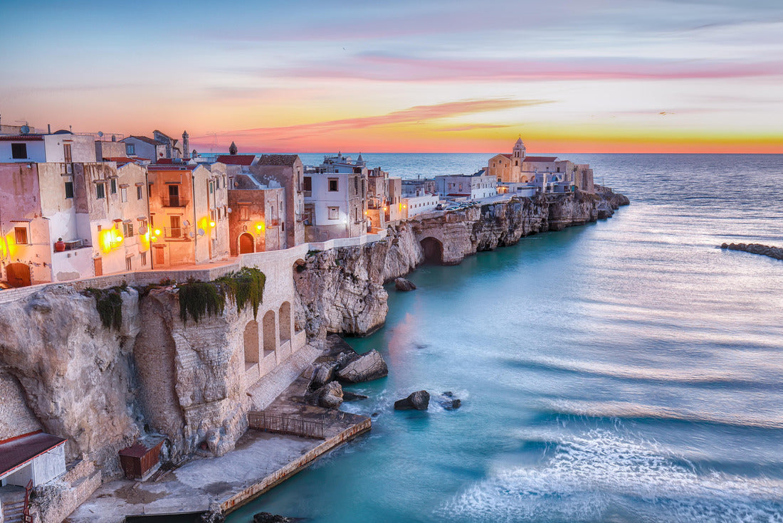Noah Jigsaw Puzzle Vieste - beautiful coastal town on the rocks in Puglia. The church of San Francesco di Vieste. Gargano peninsula, Puglia, southern Italy 2000 pieces