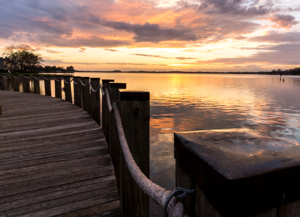 A stroll along the boardwalk on Lake Norman, located very close to Charlotte, North Carolina