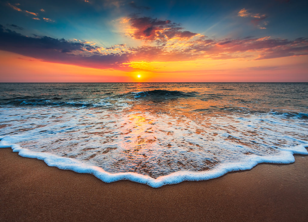Beautiful sunrise over the sea