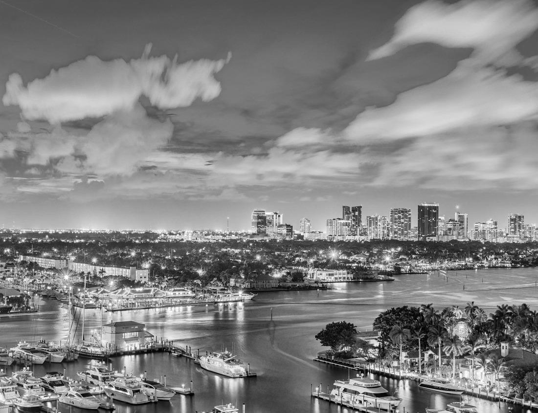 Noah Jigsaw Puzzle Old town of Freiburg im Breisgau, Germany in black white 1000 pieces