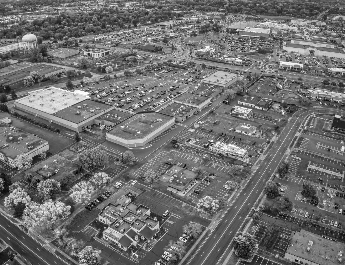 Noah Jigsaw Puzzle Popular Border Crossing of Laredo, Texas and Nuevo Laredo, Tamaulipas in black white 1000 pieces