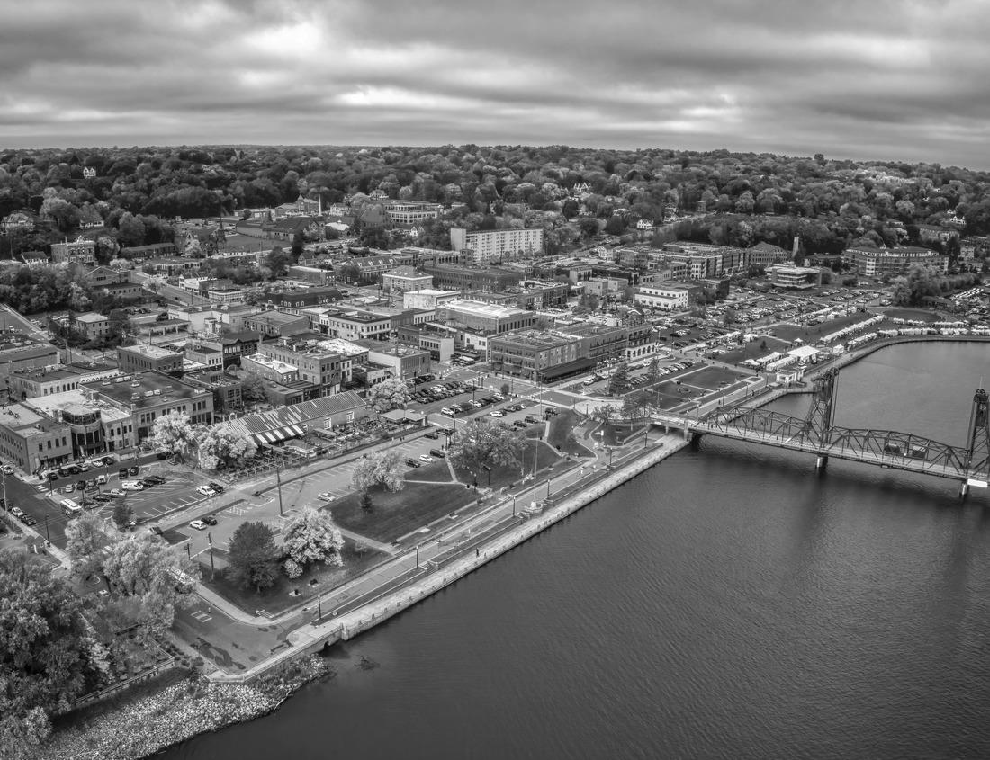 Noah Jigsaw Puzzle The historic, 17th century hunting lodge, Lulworth Castle. Dorset, UK in black white 1000 pieces
