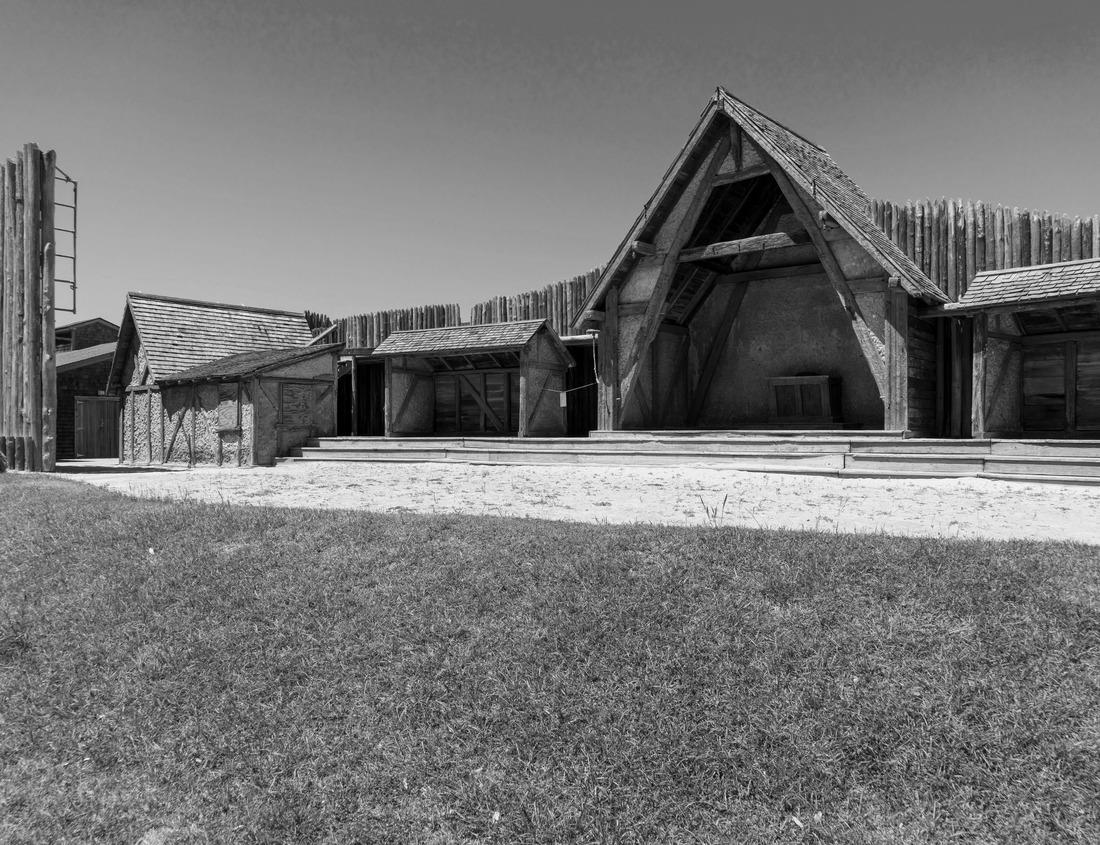 Noah Jigsaw Puzzle Gigantic Ouzoud Waterfalls that empty into the El-Abid River in the Grand Atlas mountains in Morocco, Africa in black white 1000 pieces