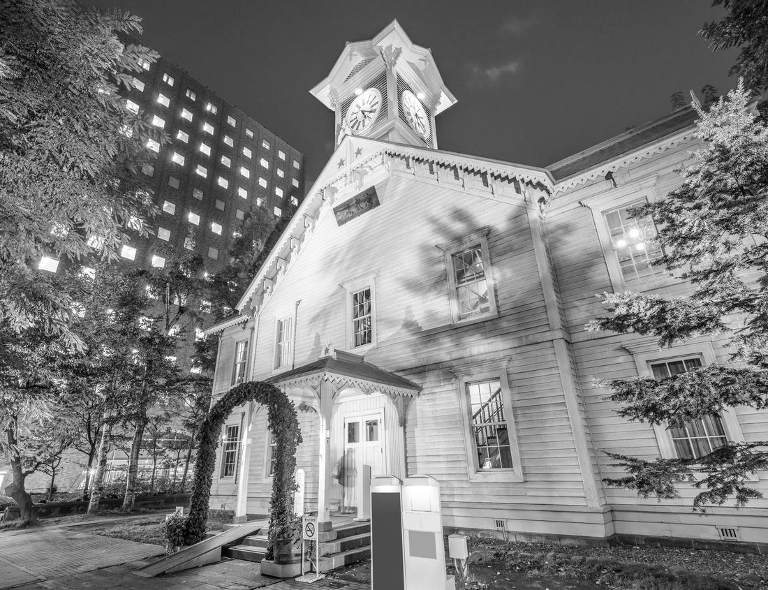 Noah Jigsaw Puzzle the medina in Asilah, Morocco in black white 1000 pieces