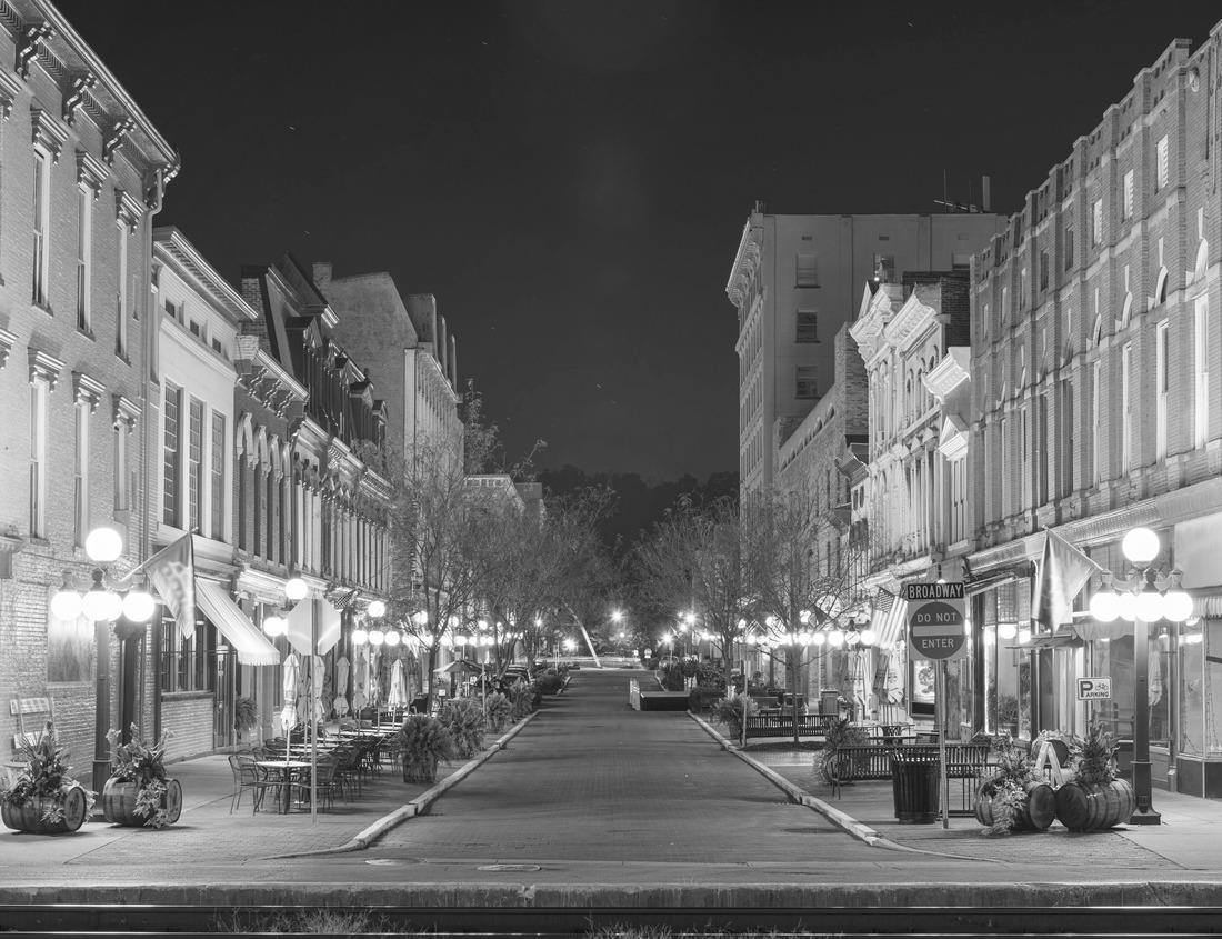 Noah Jigsaw Puzzle Bullring Real de San Carlos in Colonia del Sacramento, Uruguay in black white 1000 pieces