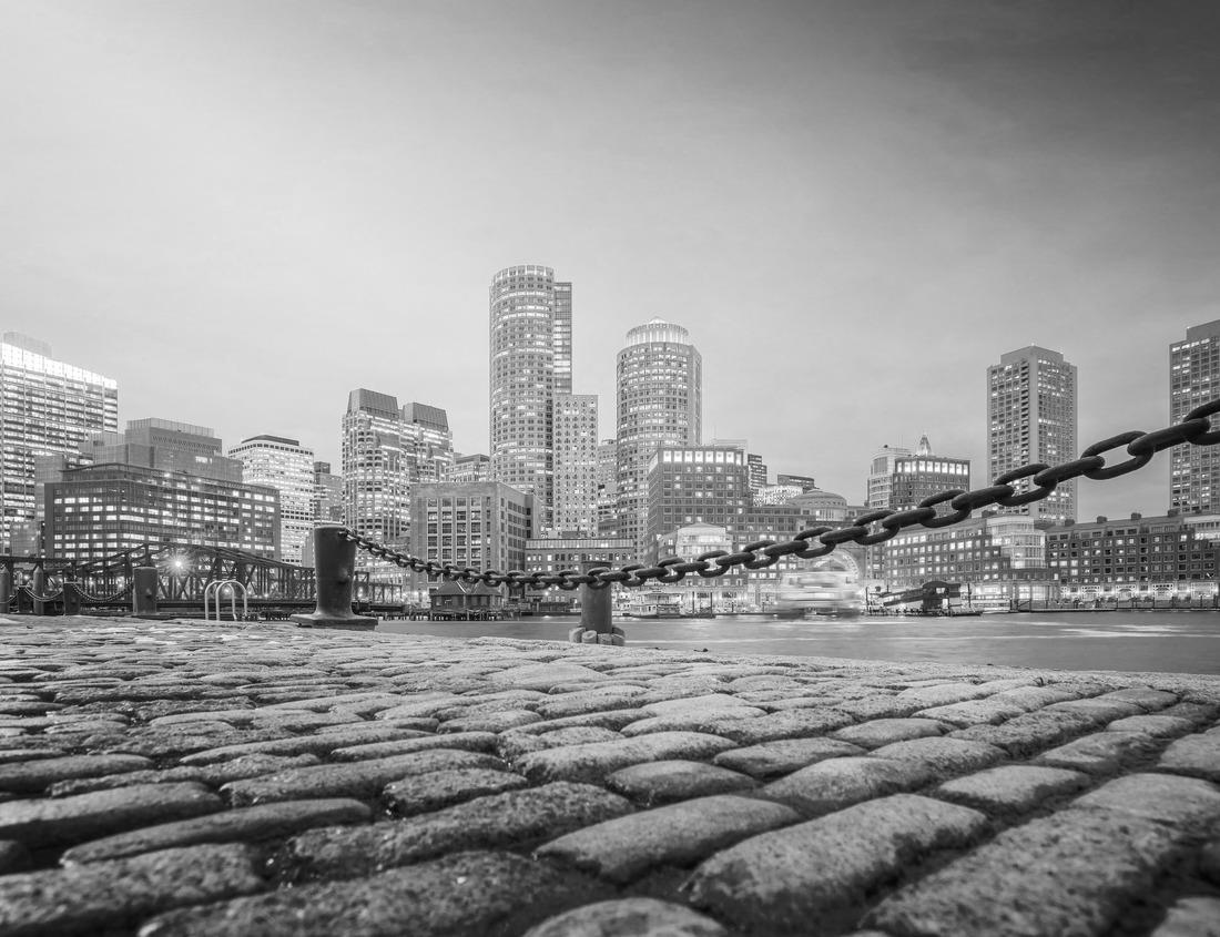 Noah Jigsaw Puzzle Temple in Ubud Sacred Monkey Forest Sanctuary. Balinese traditional architecture, Hindu temple in Ubud city in black white 1000 pieces