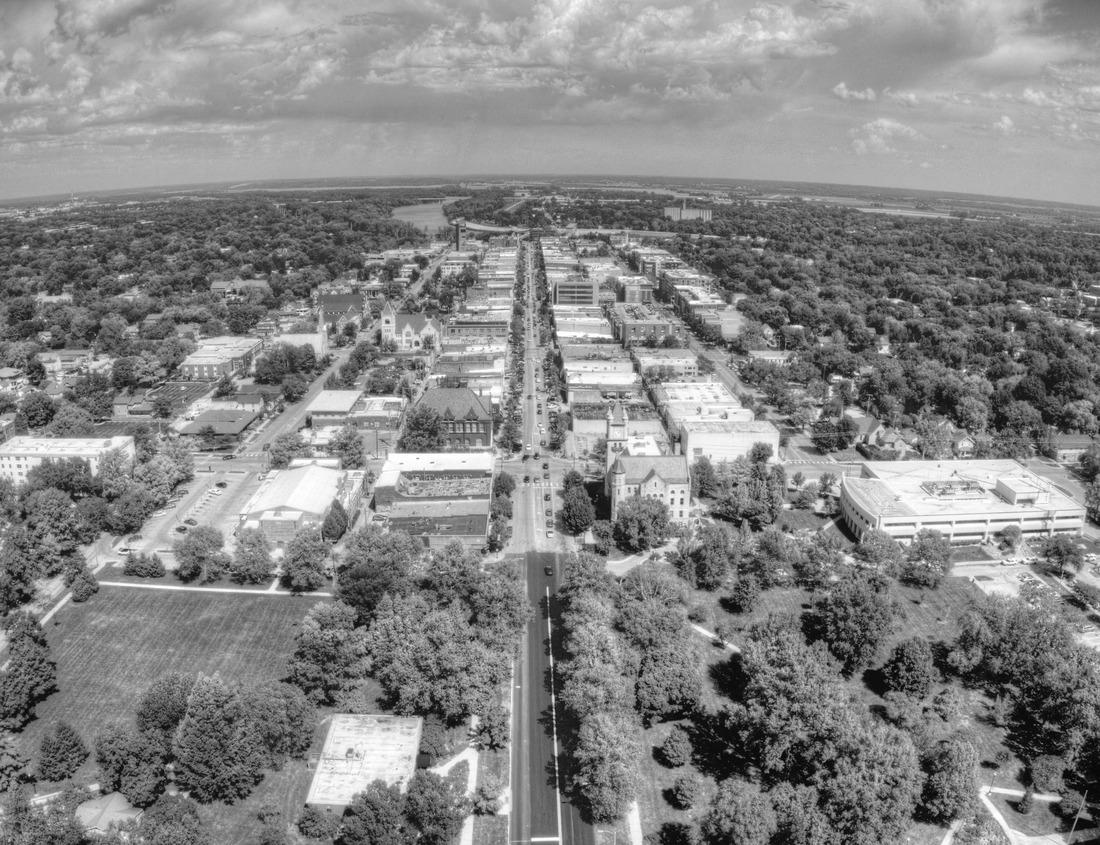 Noah Jigsaw Puzzle View over Sankt Wolfgang, Salzkammergut, Austria in black white 1000 pieces