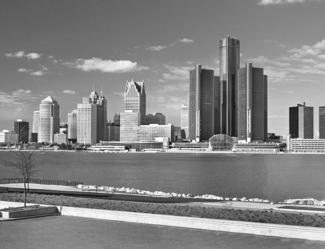 Noah Jigsaw Puzzle Downtown Milwaukee buldings during the day in black white 1000 pieces