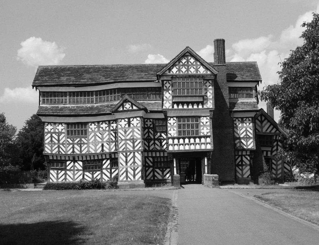 Noah Jigsaw Puzzle Shima Onsen, Gunma, Japan traditional architecture at night in black white 1000 pieces