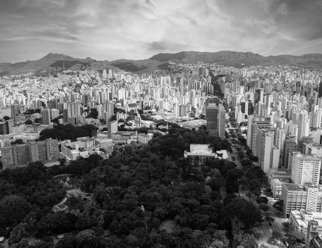 Vibrant autumn colors in the sun with winding Smuggler's Notch road, Vermont, USA 1000pc PuzzleBlack and White