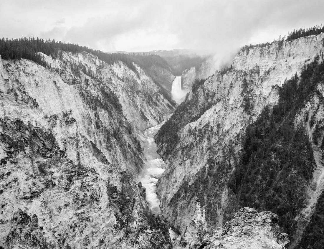 Noah Jigsaw Puzzle City hall of Gouda, Netherlands in black white 1000 pieces