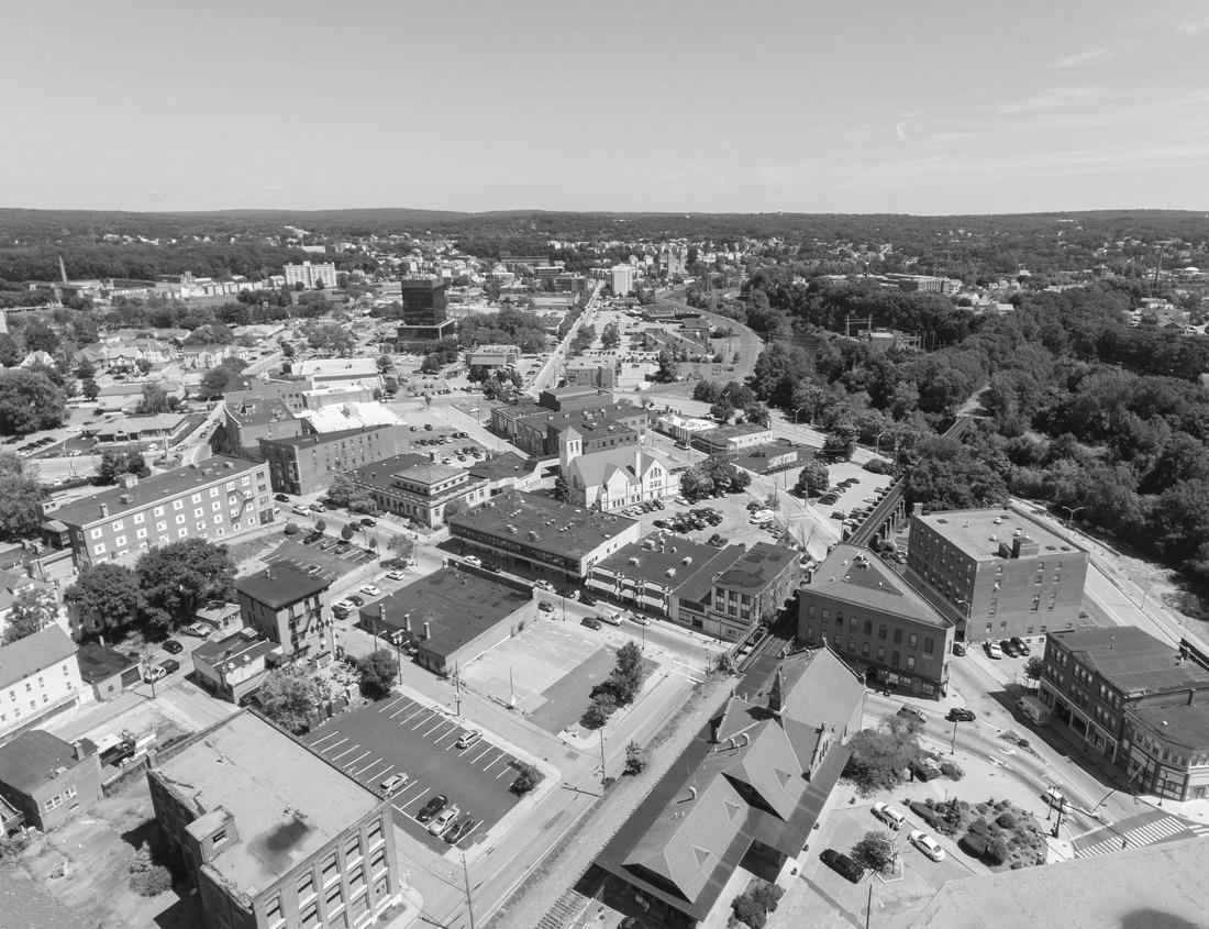 Noah Jigsaw Puzzle Newport Harbor in Rhode Island with ducked boats and a landscape in black white 1000 pieces