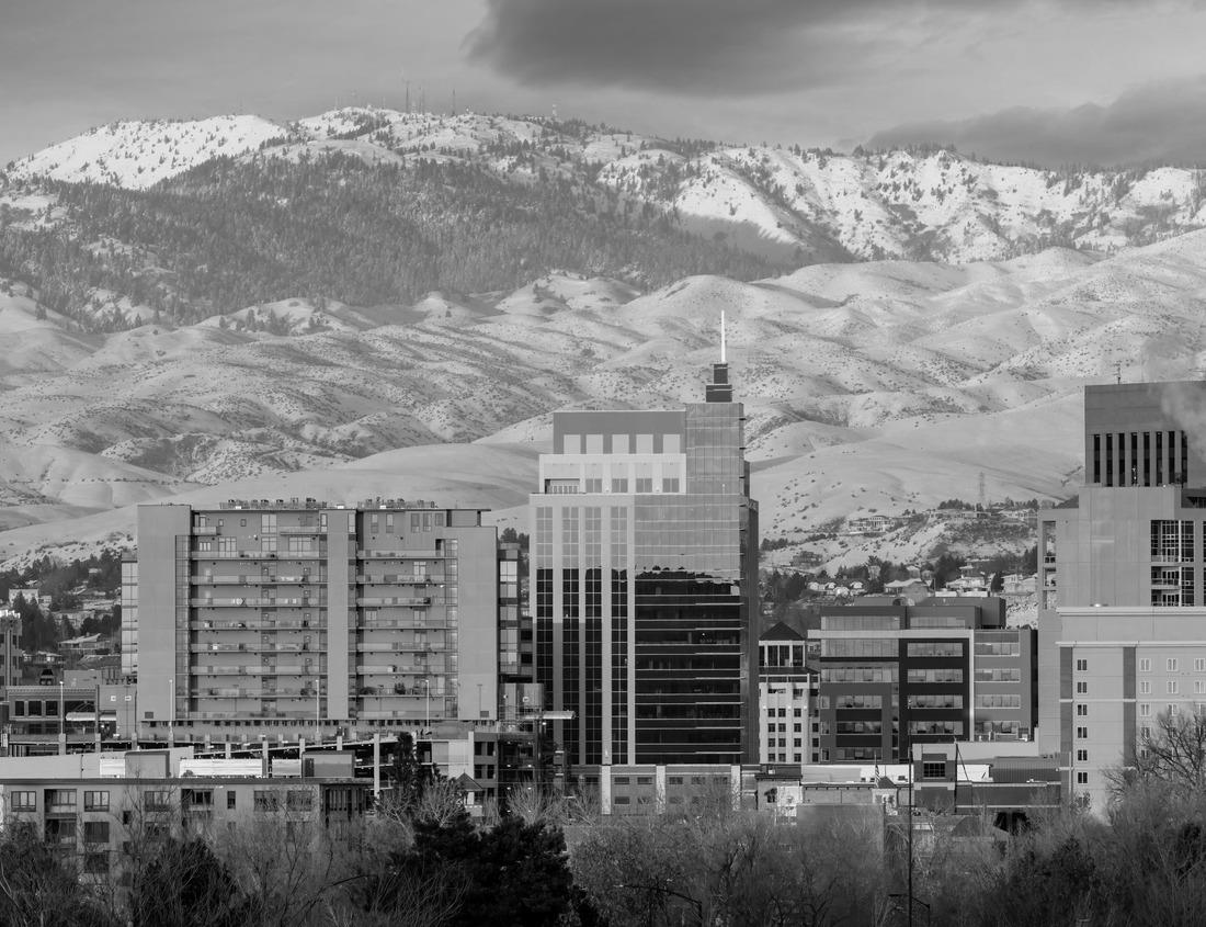 Noah Jigsaw Puzzle Beautiful Templo de la Caridad in San Cristóbal de las Casas in Chiapas (Mexico) in black white 1000 pieces