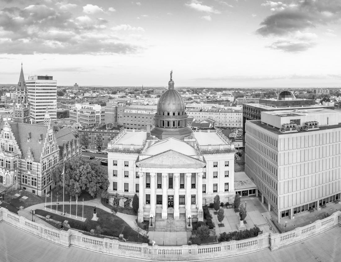 Noah Jigsaw Puzzle Monastir, Tunisia. Minaret of the mausoleum in Monastir in black white 1000 pieces