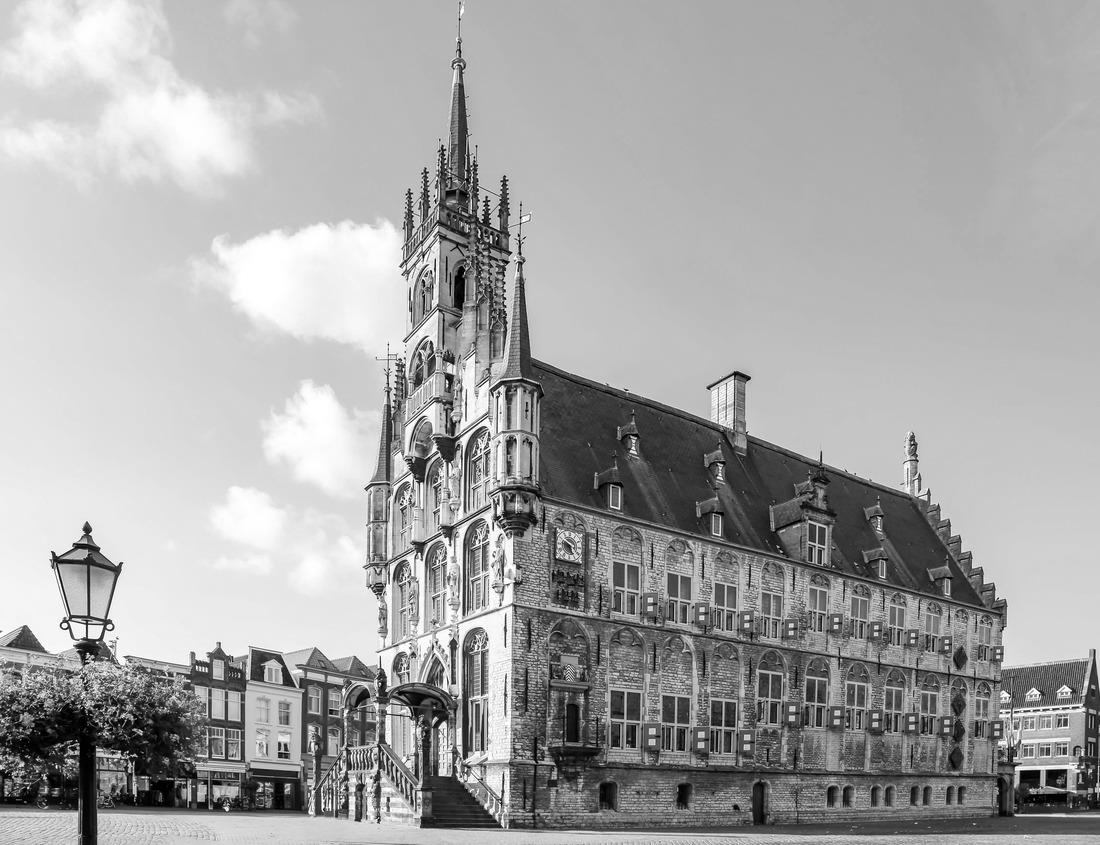 Noah Jigsaw Puzzle Upper Twin Lake at Twin Lakes near Dick Proenneke's Cabin in Lake Clark National Park and Preserve. Panoramic view Falls Mountain, Waterfall Canyon, Allen Mountain reflect in turquoise, glacial water in black white 1000 pieces