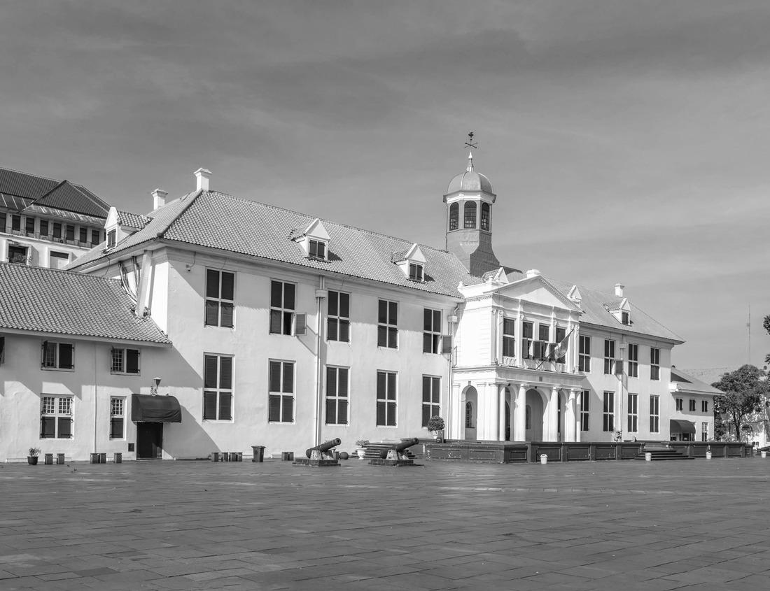 Noah Jigsaw Puzzle Hanging Rock State Park, North Carolina. cliffs, plateaus, with rock climbing, lake fishing, swimming, camping, hiking in black white 1000 pieces