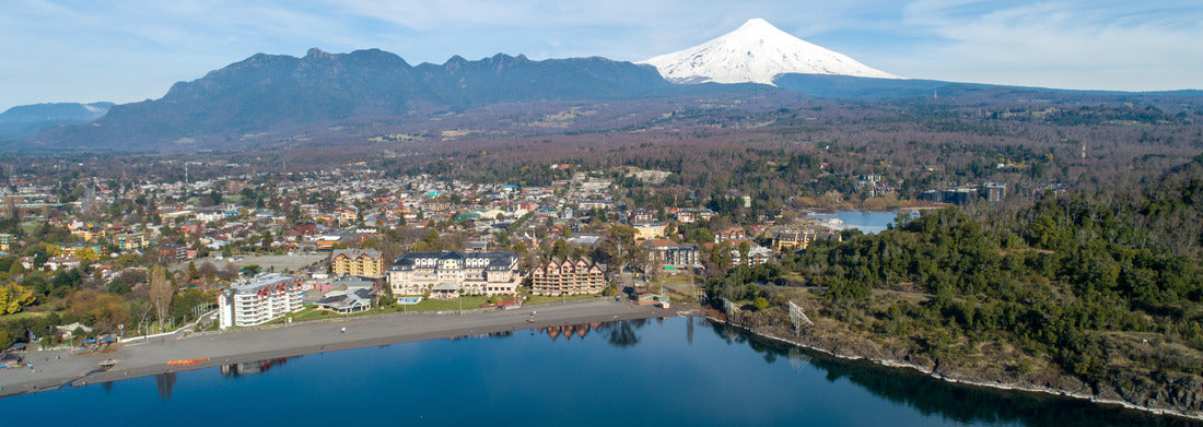 Noah Jigsaw Puzzle Pucón, Villarrica volcano and Villarrica lake panorama 1000 pieces