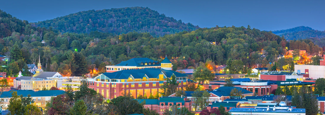 Noah Jigsaw Puzzle Boone, North Carolina, USA campus and town skyline at twilight panorama 1000 pieces