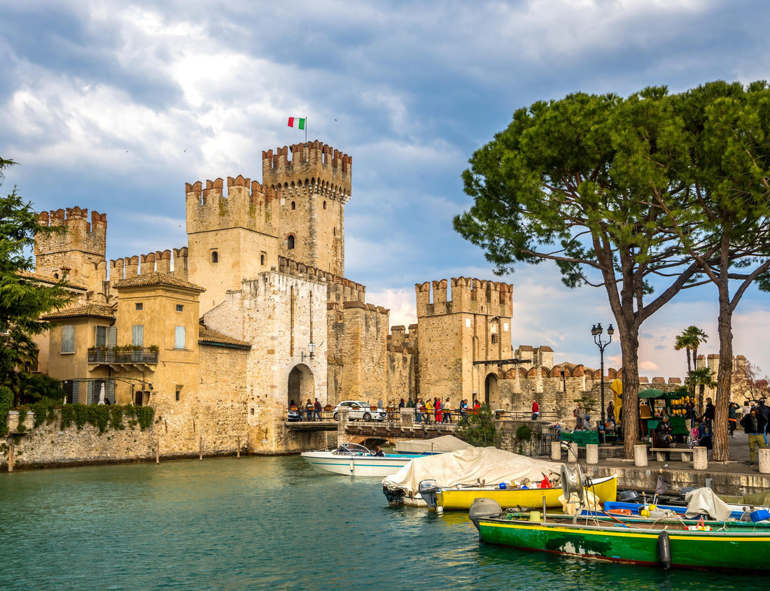 Old city of Sirmione, Lake Garda, Italy 1000pc Puzzle