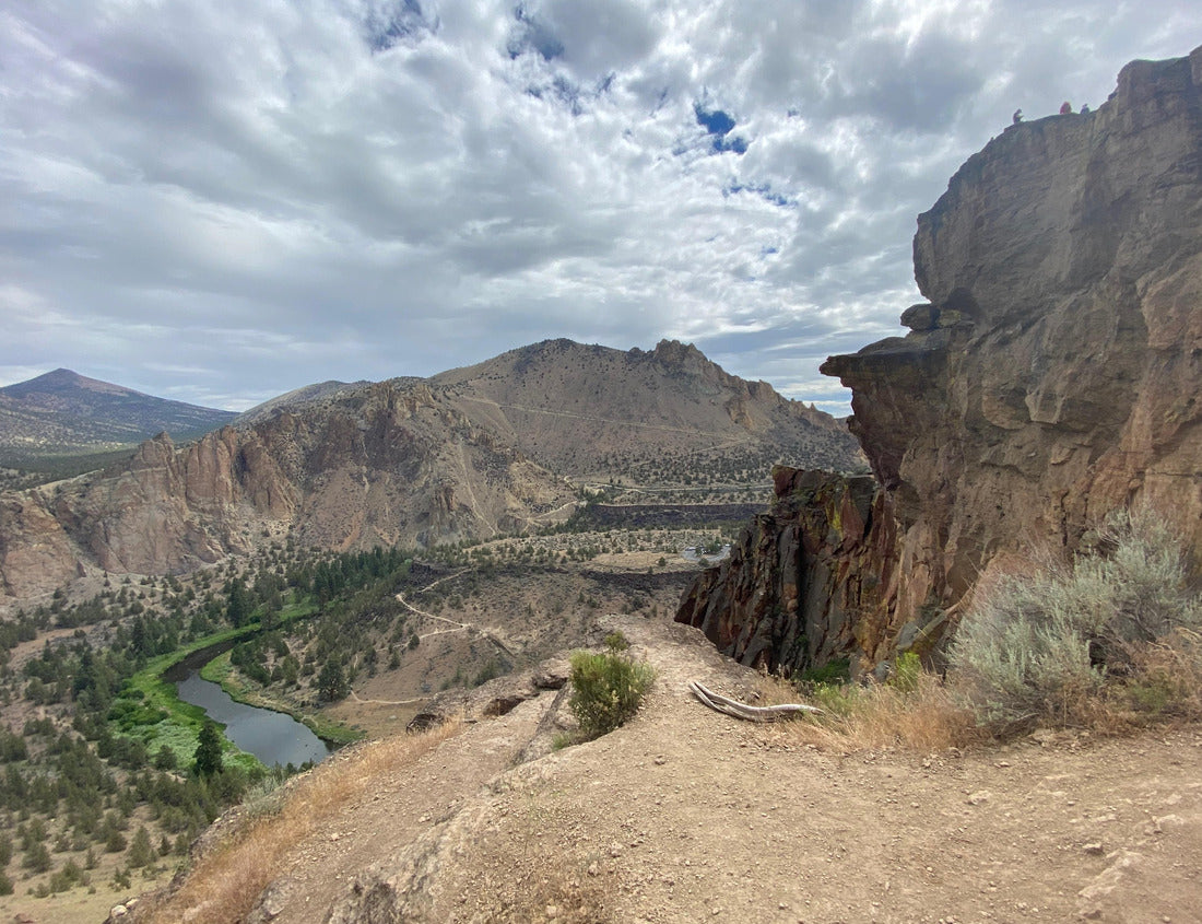 Noah Jigsaw Puzzle Hiking Trail at Smith Rock State Park in Deschutes County, Oregon 1000 pieces