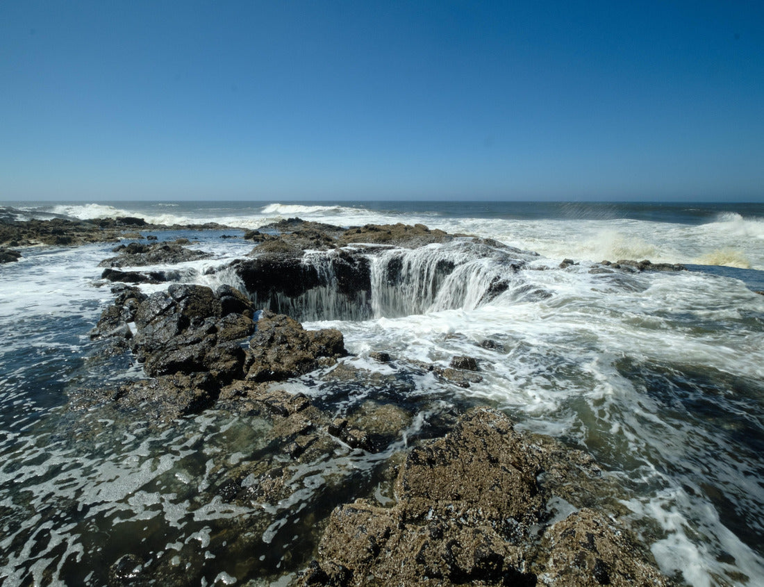 Water Drains From Rocks Into Thor's Well On It's Way To The Pacific Ocean on Oregon Coast, Cape Perpetua Senic Area, Siuslaw National Forest, Oregon 1000pc Puzzle
