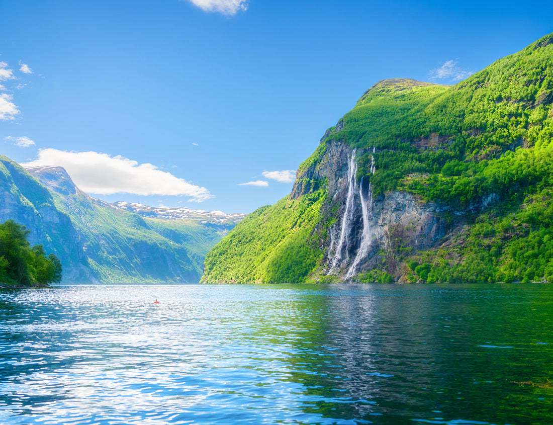 Seven Sisters Waterfall, Geiranger Fjord, Norway. Nature in fjords. view. Traveling on a Norwegian fjord. Scandinavia 1000pc Puzzle