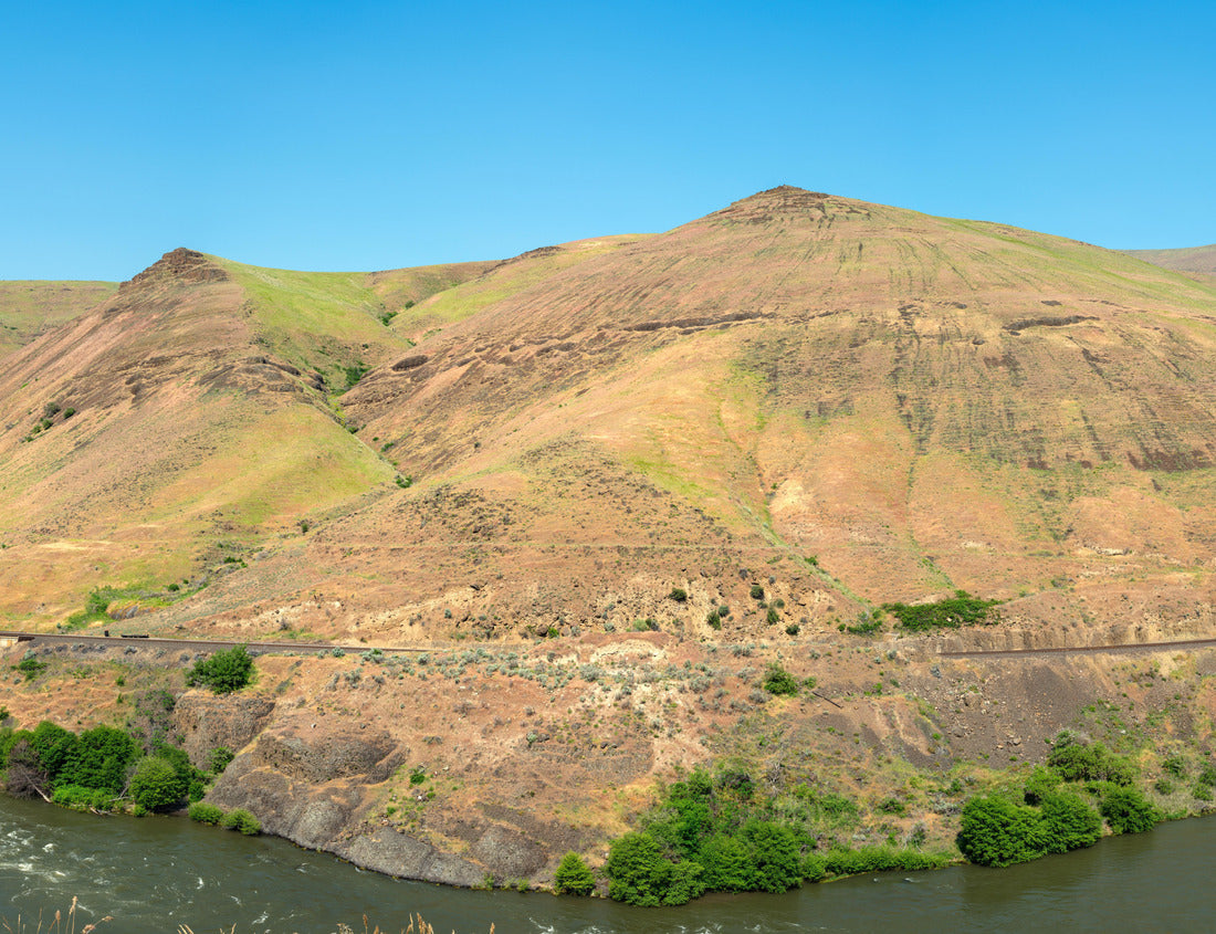 railroad tracks of the Oregon Trunk Subdivision crossing the Deschutes River near Grass Valley, Oregon, USA 1000pc Puzzle