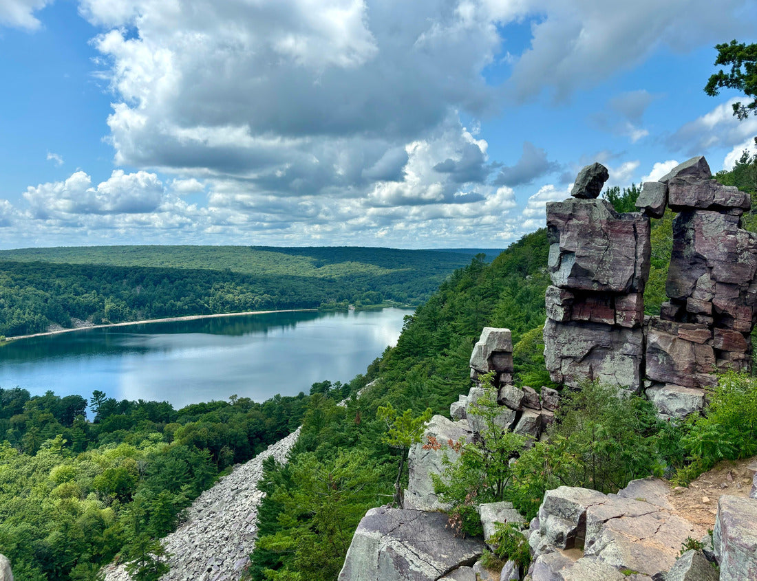 Noah Jigsaw Puzzle Cool view of Devil's Doorway near the Wisconsin Dells in the United States 1000 pieces
