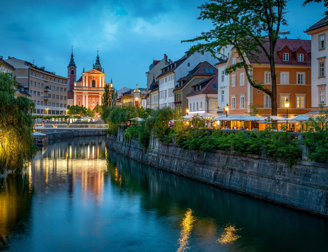 Tromostovje bridge and Ljubljanica river in the Ljubljana city center. Ljubljana, capital of Slovenia 1000pc Puzzle