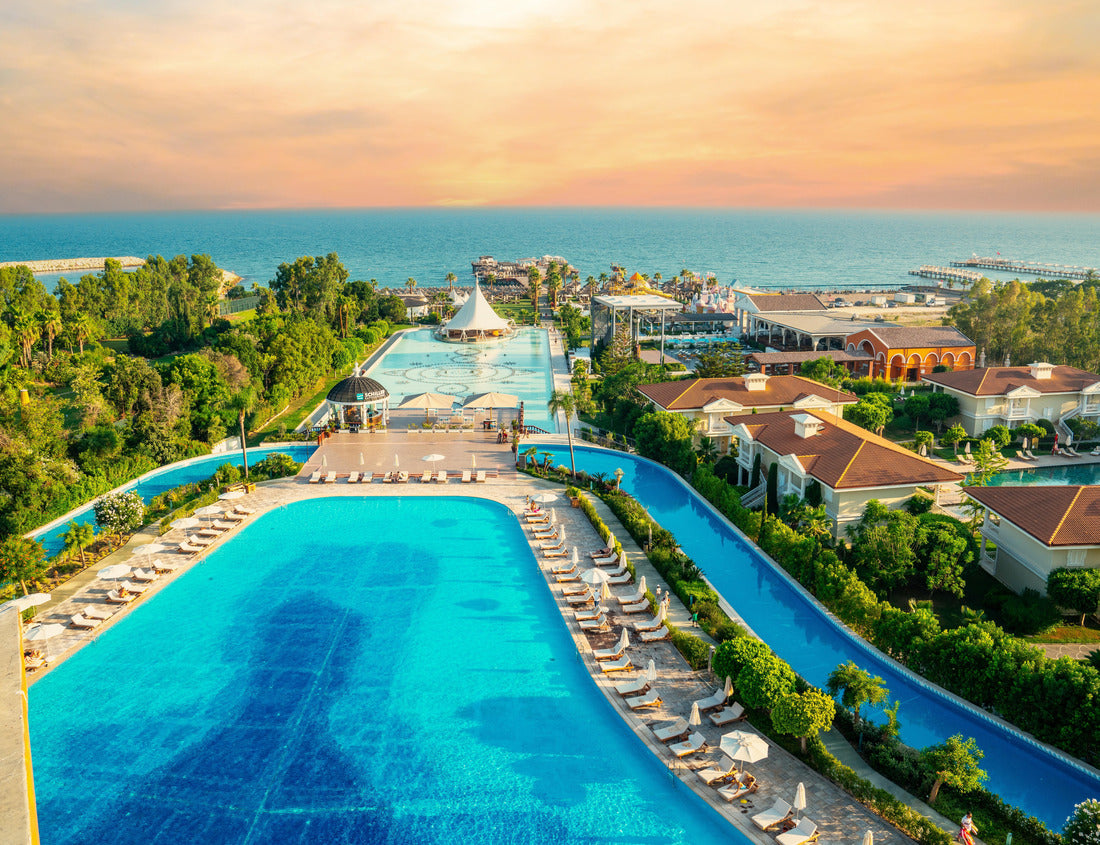 Sandy beaches of the Mediterranean. Kundu - Belek holiday complex with five star hotels. Beach, sea, water sports, parasailing, entertainment and shopping center. Antalya, Turkey 1000pc Puzzle