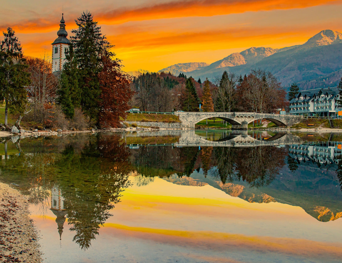 Noah Jigsaw Puzzle A beautiful autumn day at Lake Bohinj 1000 pieces