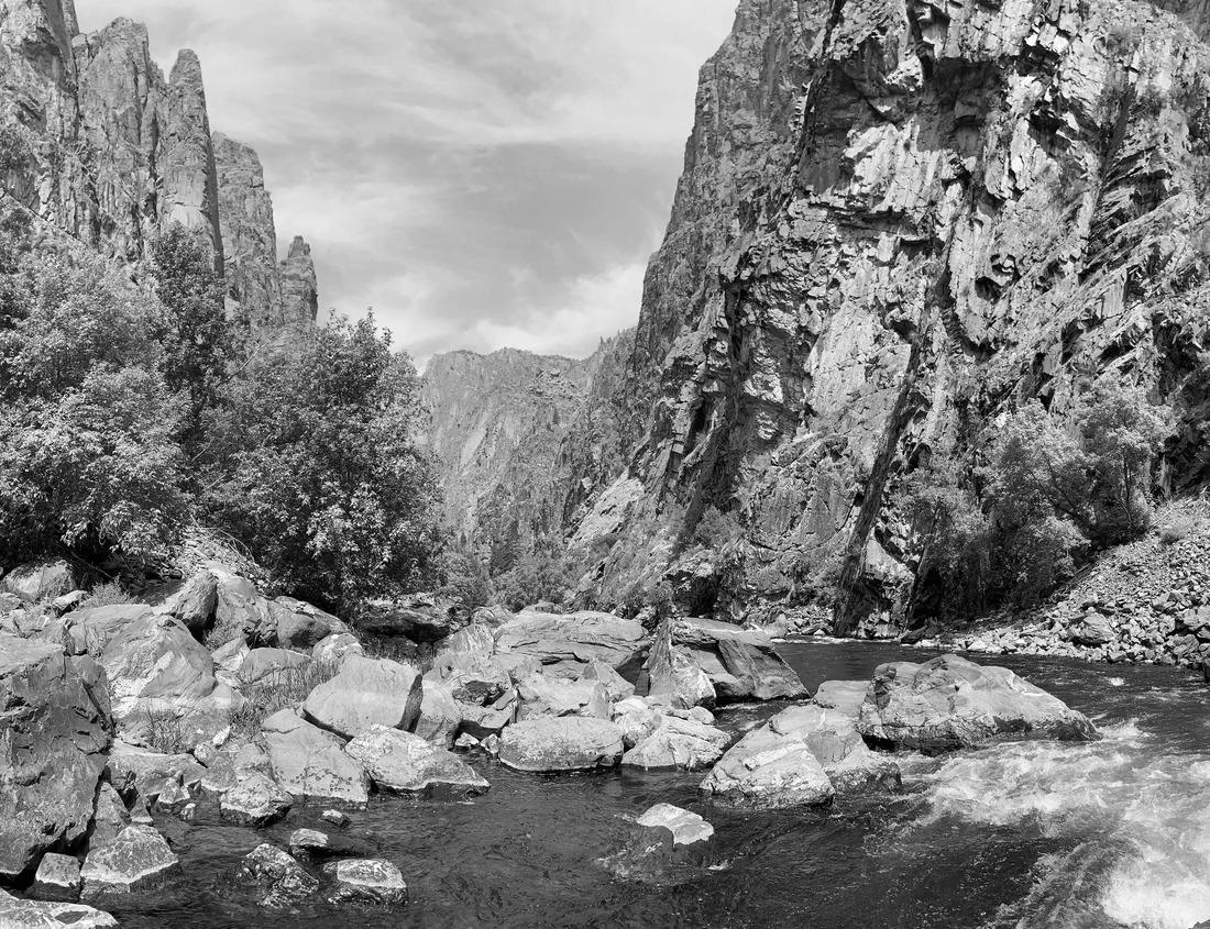 Noah Jigsaw Puzzle Panoramic cityscape of Indonesia capital city Jakarta at sunset in black white 1000 pieces