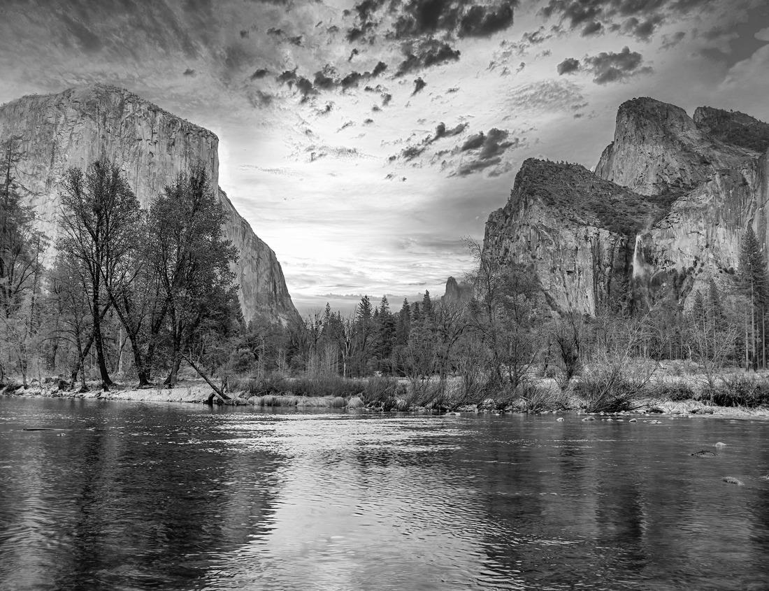 Noah Jigsaw Puzzle Madison. Image of city of Madison, capitol city of Wisconsin, USA in black white 1000 pieces