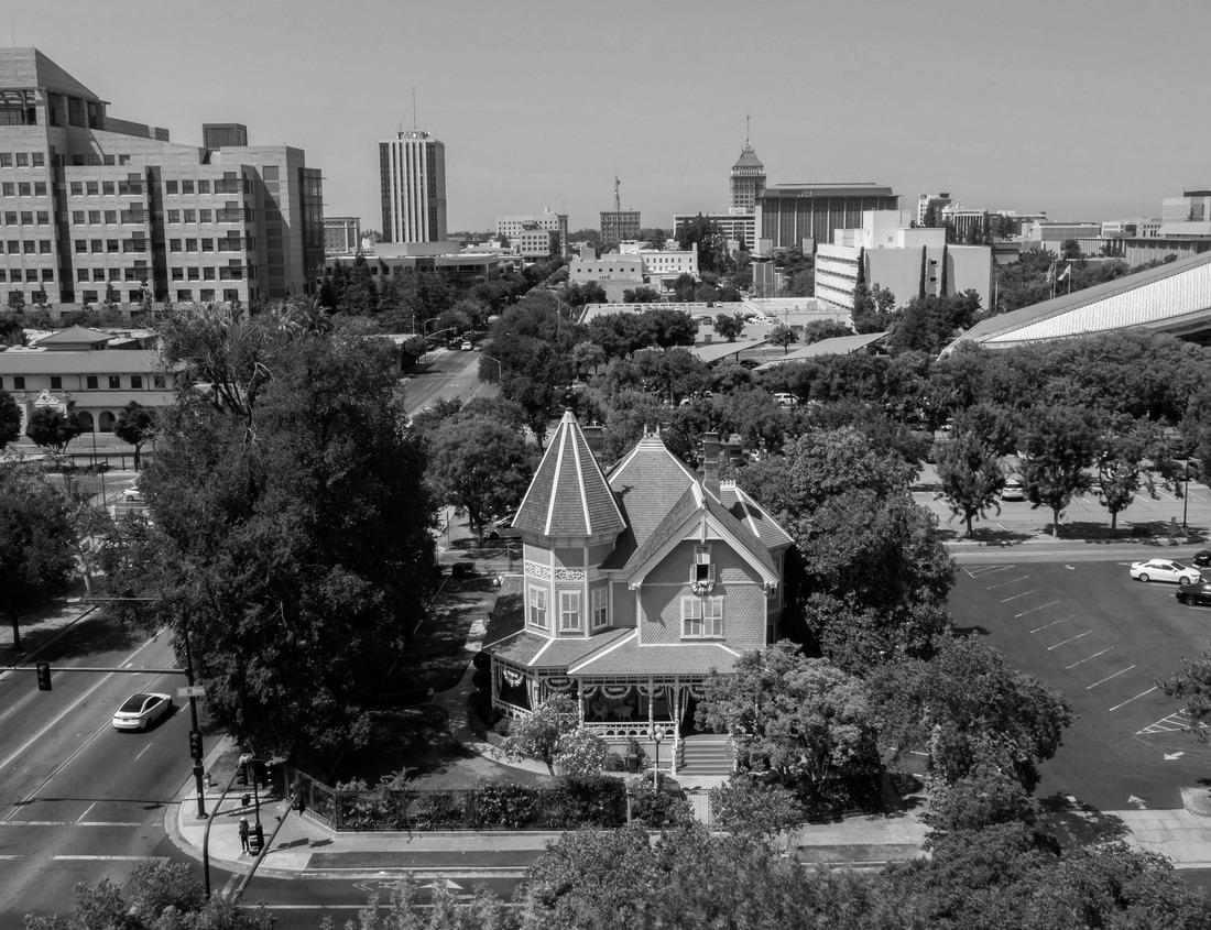 Noah Jigsaw Puzzle Ruins of the largest colosseum in North Africa. El Jem, Tunisia. UNESCO in black white 1000 pieces