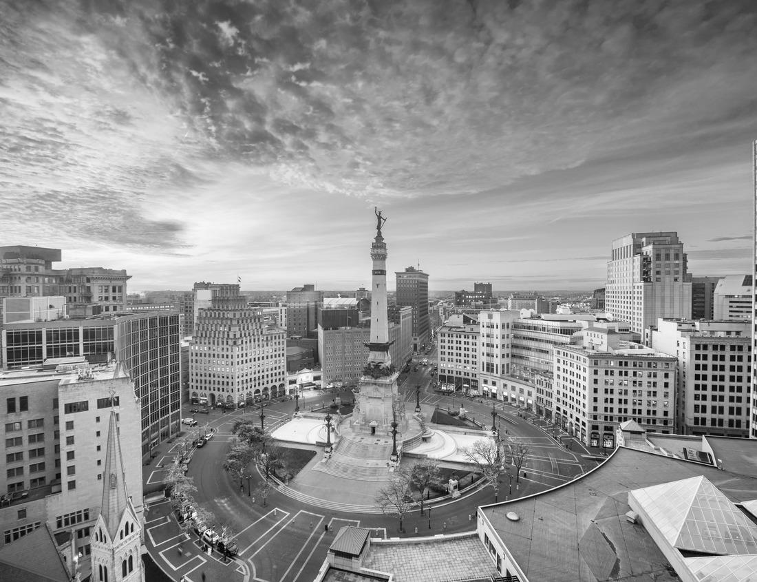 Noah Jigsaw Puzzle Skyline of Yokohama, Japan at Minato-mirai bay in black white 1000 pieces