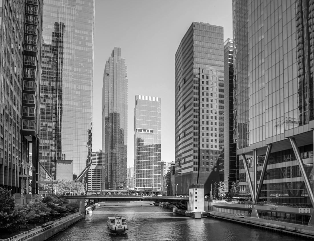 Noah Jigsaw Puzzle Torres del Paine National Park, Chile. Azure Pehue Lake at the base of the magnificent snow-capped rocks of Los Kuernos in black white 1000 pieces