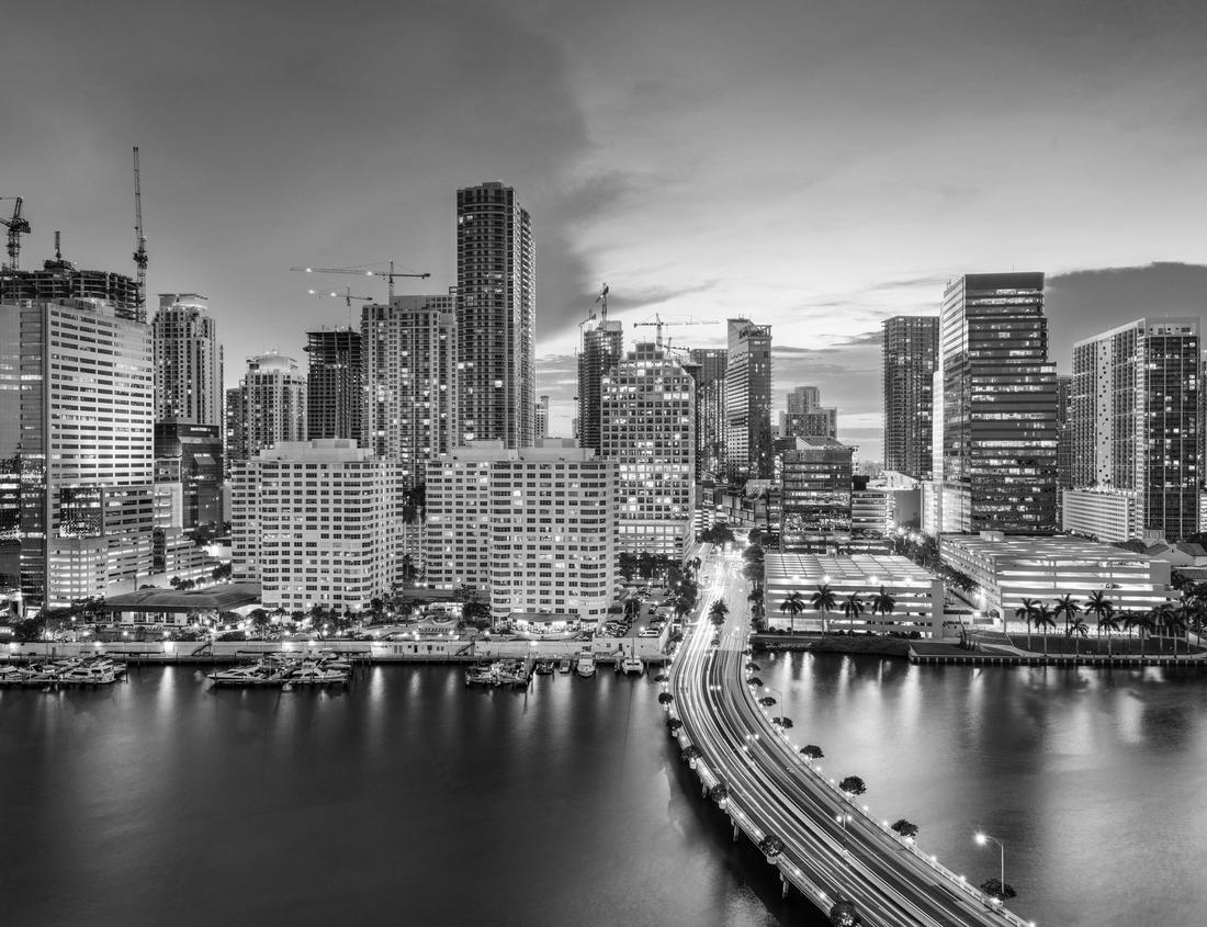 Noah Jigsaw Puzzle Vancouver in British Columbia, Canada in black white 1000 pieces