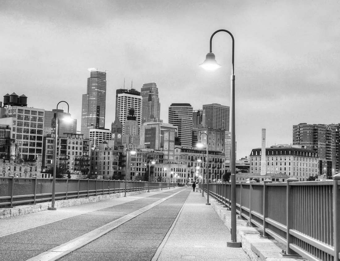 Noah Jigsaw Puzzle New York City skyline in black white 1000 pieces