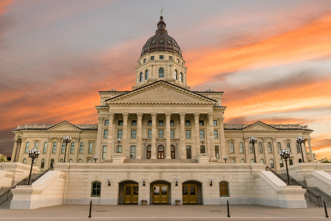 Noah Jigsaw Puzzle Exterior of the Kansas State Capital Building in Topeka, Kansas 2000 pieces