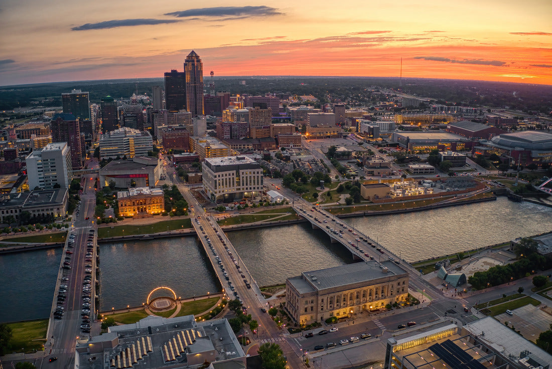 Noah Jigsaw Puzzle Des Moines, Iowa Skyline at Sunset 2000 pieces